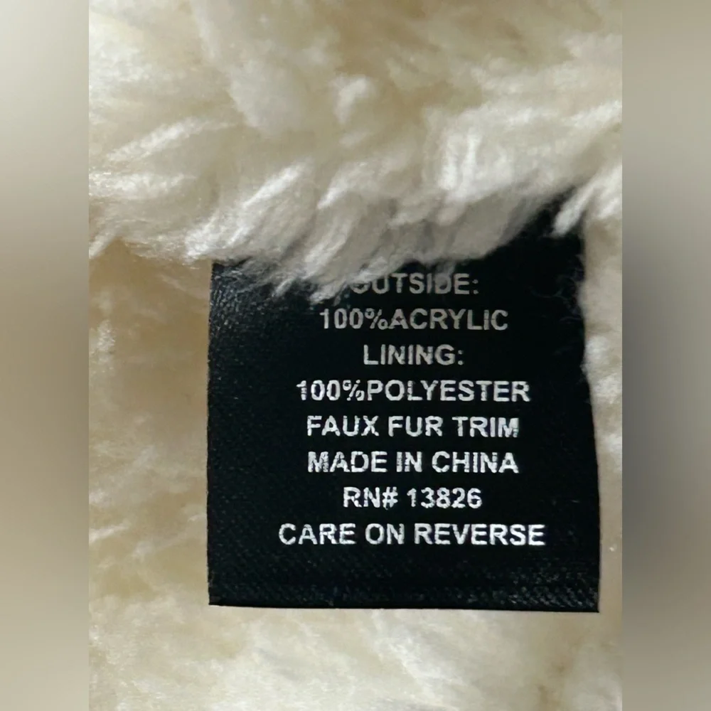 Ivory Cable Knit Chenille Beanie Hat Faux Fur Pom Pom Winter Cozy Soft